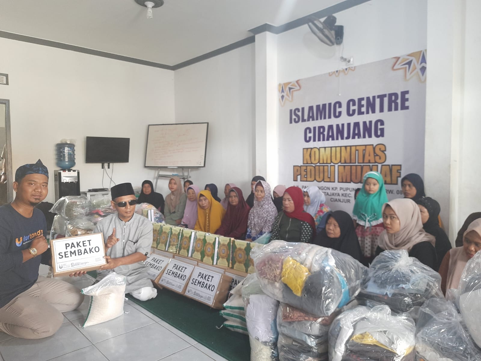 Acara Kajian Dan Penyaluran Donasi Sandang Pangan Dan Wakaf Quran