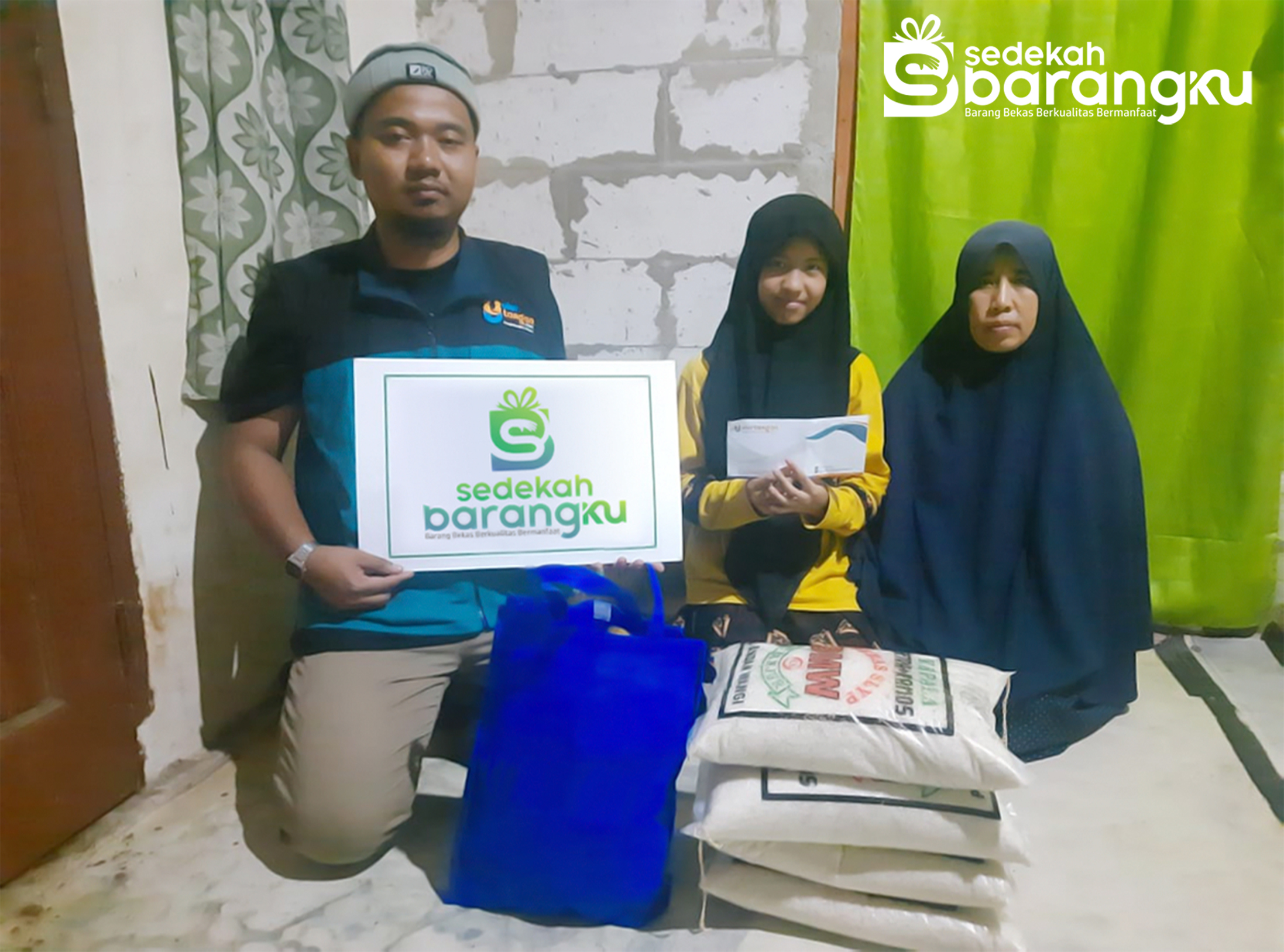 PENYALURAN KE-1: Bantuan Paket Sembako dan Uang Santunan untuk Keluarga Yatim di Muara Gembong, Kabupaten Bekasi