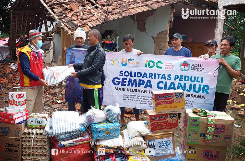 Baksos-Peduli-Korban-Cianjur-Ulur-Tangan-Besama-PDUI-Bekasi-Tahap-1-44