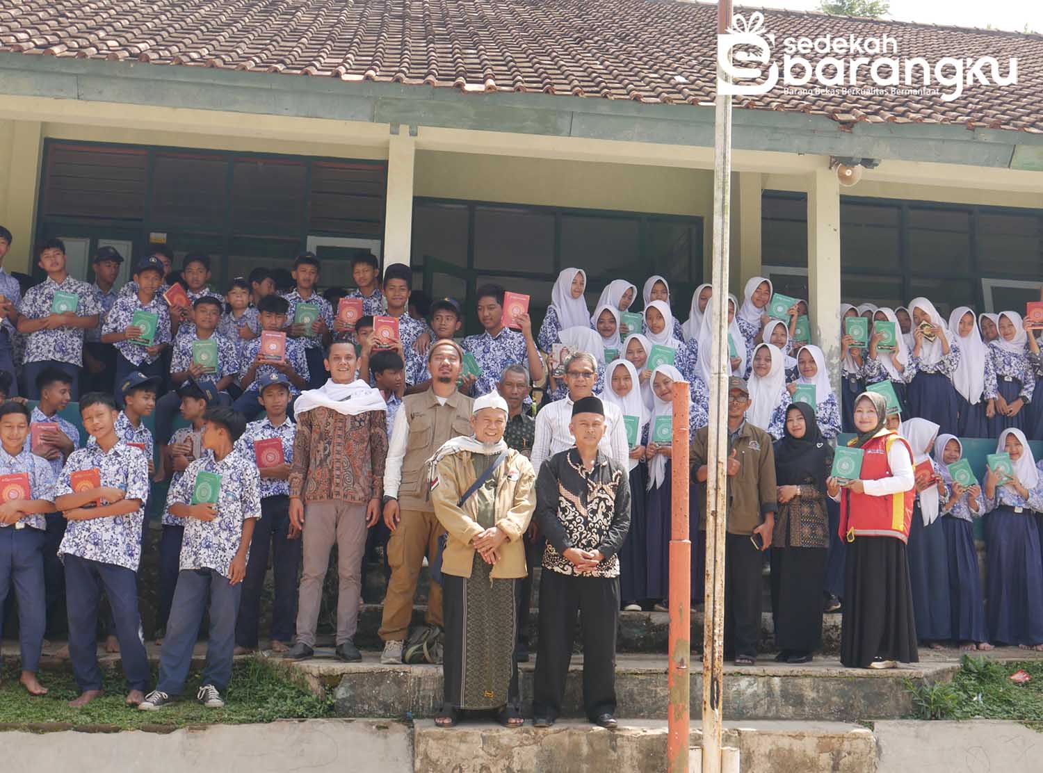 Distribusi Wakaf Quran Wakaf Pipanisasi dan Sedekah Barang Pada Oktober 2024 – 1