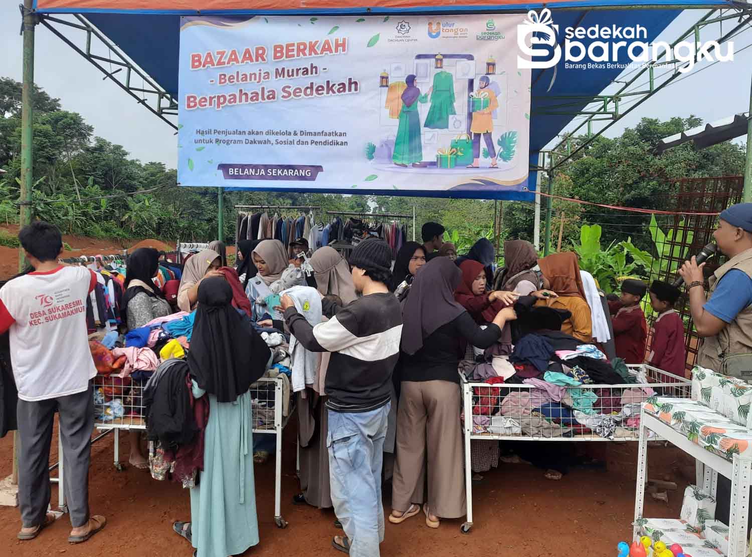 Penyaluran Ke-30 Bakti Sosial Pengobatan Gratis dan Bazar Berkah Meriahkan Peletakan Batu Petama Sekolah Islam Terpadu Annajah di Desa Sukaresmi Bogor