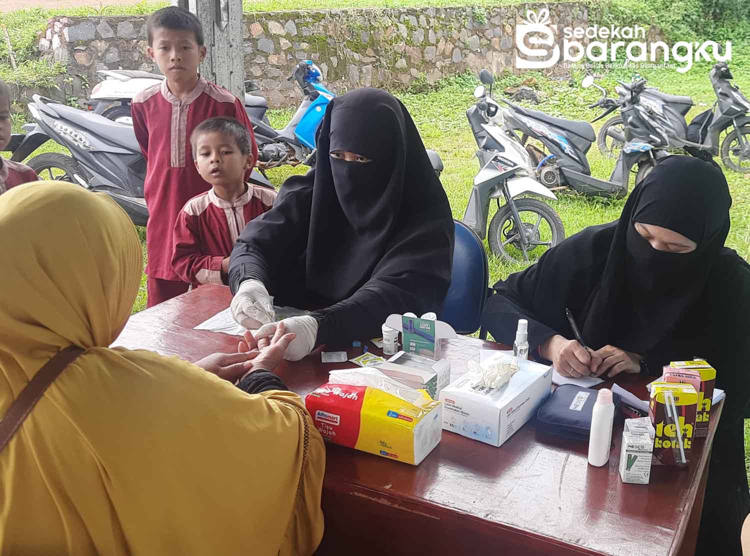 Bakti Sosial Pengobatan Gratis dan Bazar Berkah Di Desa Sukaresmi Bogor 6