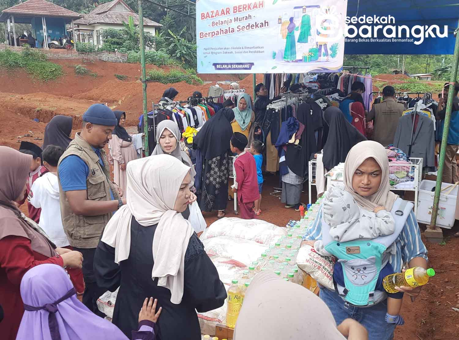 Bakti Sosial Pengobatan Gratis dan Bazar Berkah Di Desa Sukaresmi Bogor 9