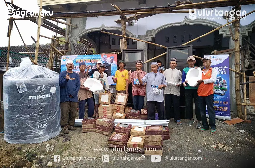 Alhamdulillah Ulurtangan Salurkan Wakaf Tandon Air, Tempat Wudhu & Toilet Untuk Masjid At Taqwa Polokarto
