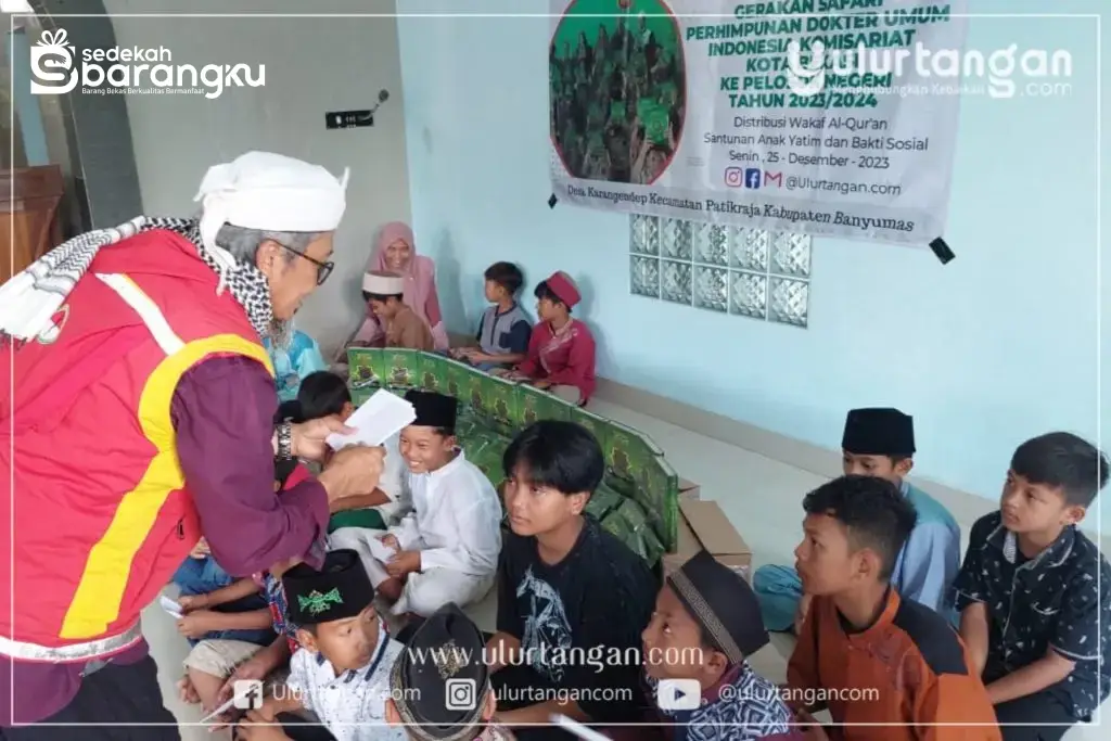 Safari Perubahan, Bersama PDUI Komisariat Kota Bekasi, Ulur Tangan Tebar Wakaf Quran di Desa Patikraja Pelosok Banyumas