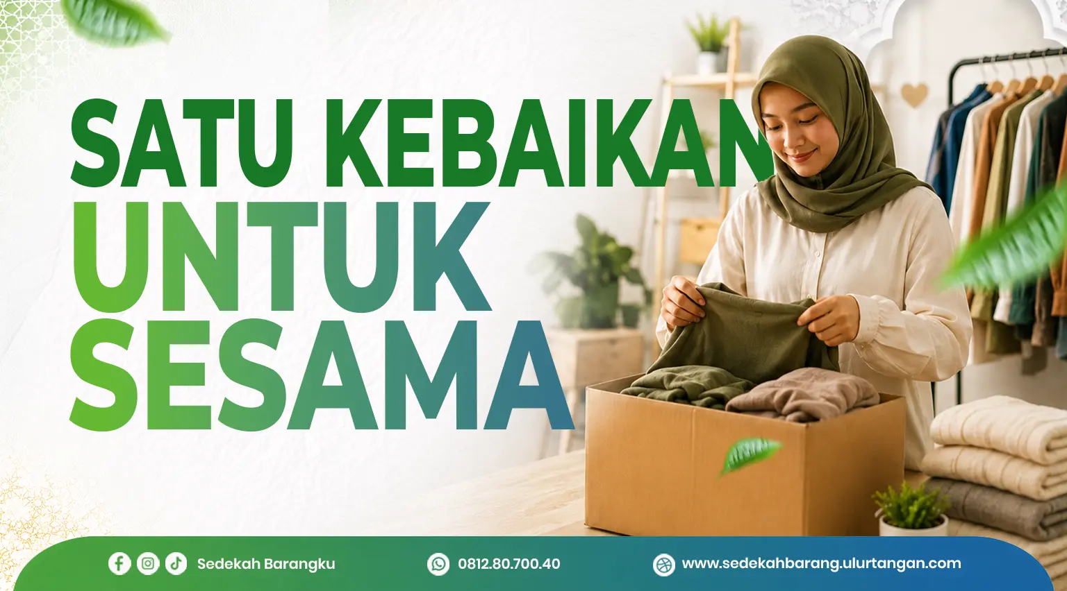 Seorang muslimah sedang memasukkan pakaian layak pakai ke dalam kotak donasi sebagai simbol ajakan berbagi melalui program Sedekah Barangku di ruangan bernuansa islami yang bersih dan hangat.